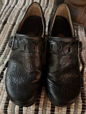 Womans Ariat Western Slip-ons size 10